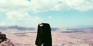 Gruas nuk i lejohet të dal nga shtëpia pa lejen e bashkëshortit